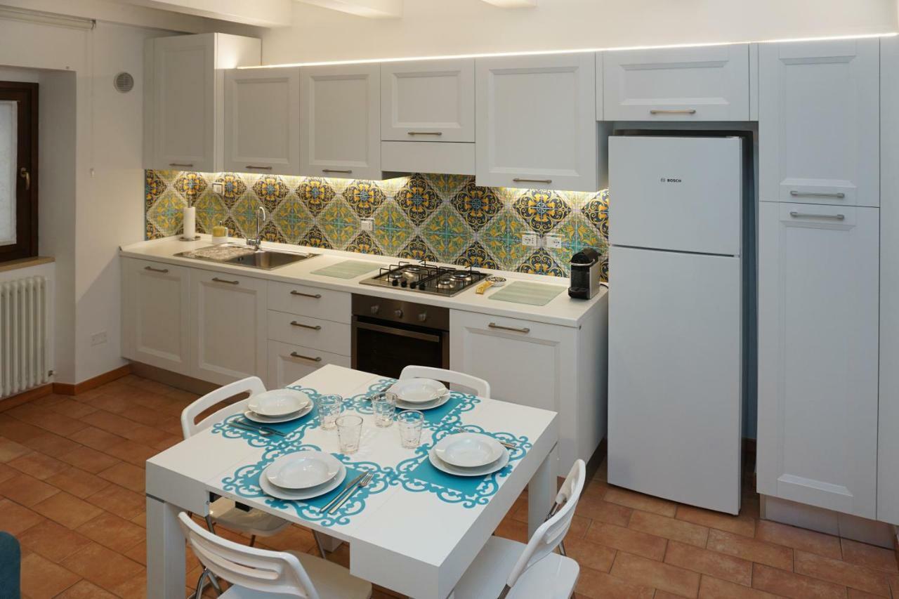 הוילה סן בנדטו דל טרנטו Casa Vacanze Torre Dei Gualtieri מראה חיצוני תמונה