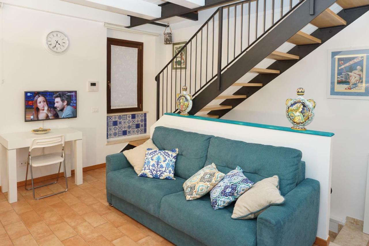 הוילה סן בנדטו דל טרנטו Casa Vacanze Torre Dei Gualtieri מראה חיצוני תמונה