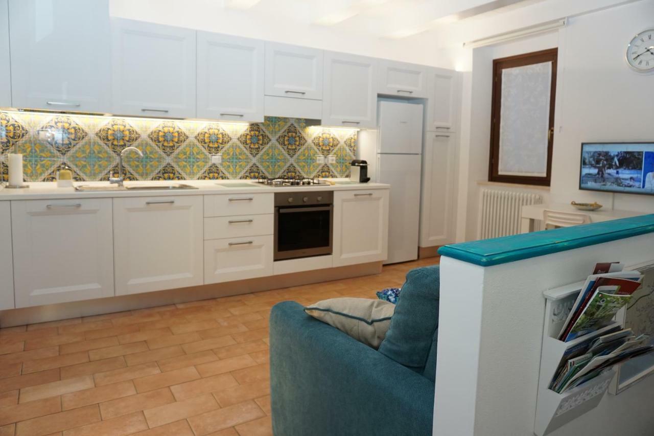 הוילה סן בנדטו דל טרנטו Casa Vacanze Torre Dei Gualtieri מראה חיצוני תמונה